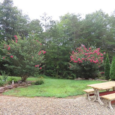 Scenic Fox Ridge Cabin On 4 Acres With Hot Tub! Whittier Екстериор снимка