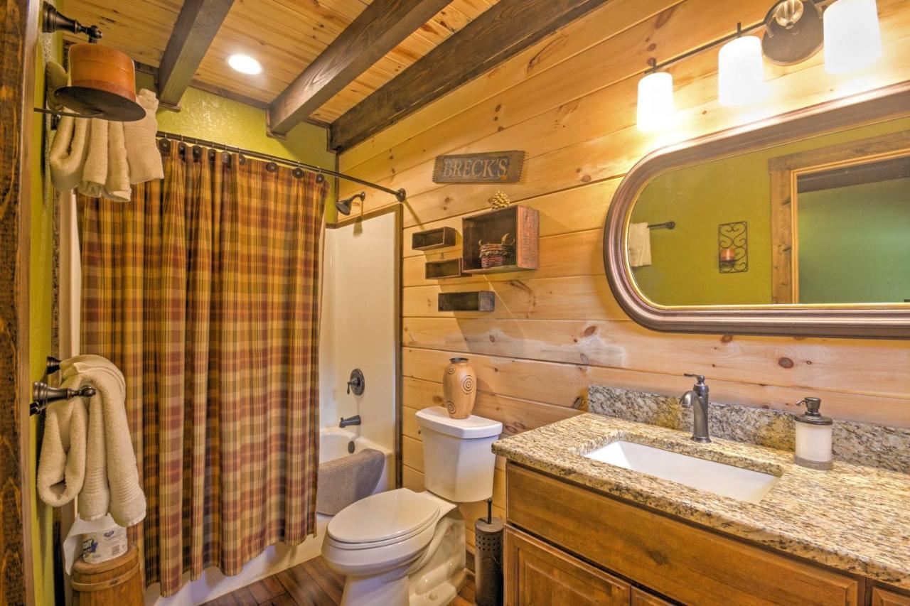 Scenic Fox Ridge Cabin On 4 Acres With Hot Tub! Whittier Екстериор снимка